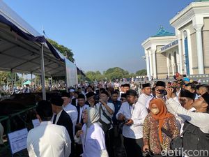 Masjid Al-Akbar Surabaya Sembelih Hewan Kurban Hari Kedua Idul Adha Masjid Al-Akbar Surabaya Sembelih Hewan Kurban Hari Kedua Idul Adha