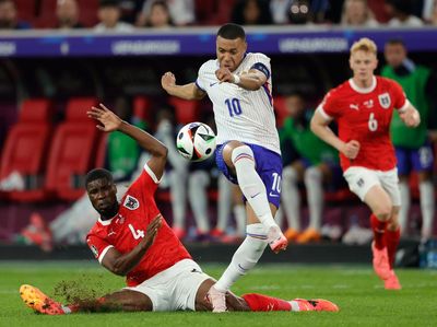 Austria Vs Prancis: Kylian Mbappe Bersimbah Darah