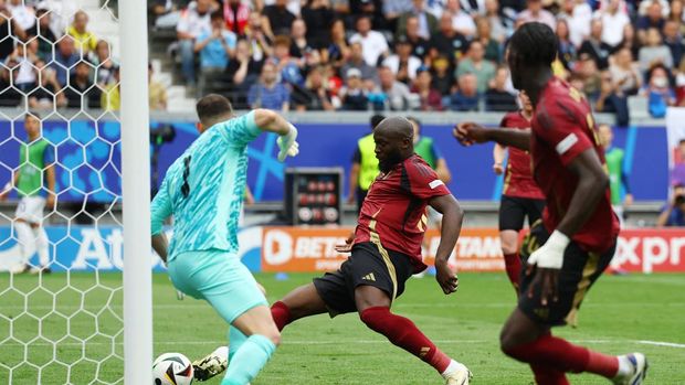 Soccer Football - Euro 2024 - Group E - Belgium v Slovakia - Frankfurt Arena, Frankfurt, Germany - June 17, 2024 Belgium's Romelu Lukaku scores a goal that was later disallowed REUTERS/Lee Smith