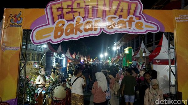 Meriahnya Festival Bakar Sate di Kota Mojokerto