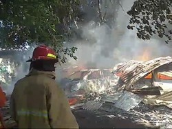 Lahan Garasi di Gresik Terbakar, 3 Mobil Hangus Dilahap Api