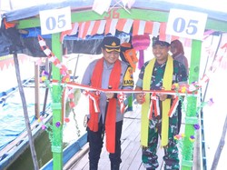 Lomba Hias Perahu di Waduk Sangiran Ngawi Warnai HUT ke-78 Bhayangkara