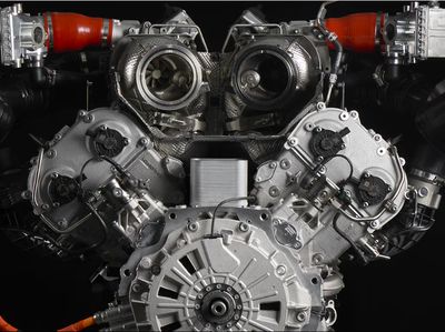 Penuh Urat, Ini Wujud Mesin Hybrid V8 Twin-Turbo Lamborghini yang Super Gahar