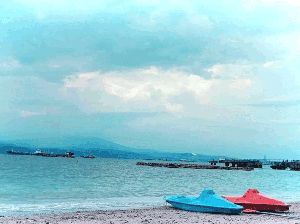 Pantai Tiska: Daya Tarik, Lokasi, Jam Buka, Rute dan Biaya