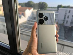 Penampakan Realme GT 6, Flagship Killer yang Rilis 20 Juni