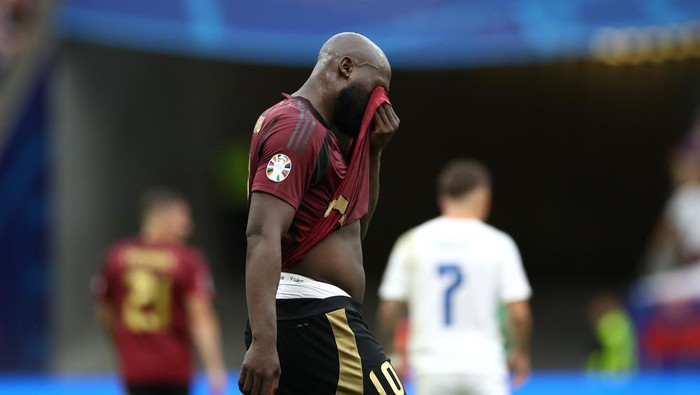 FRANKFURT AM MAIN, GERMANY - JUNE 17: Romelu Lukaku of Belgium reacts during the UEFA EURO 2024 group stage match between Belgium and Slovakia at Frankfurt Arena on June 17, 2024 in Frankfurt am Main, Germany. (Photo by Ryan Pierse - UEFA/UEFA via Getty Images)