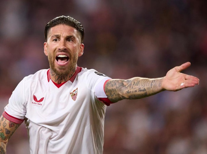 SEVILLE, SPAIN - MAY 26: Sergio Ramos of Sevilla FC reacts during the LaLiga EA Sports match between Sevilla FC and FC Barcelona at Estadio Ramon Sanchez Pizjuan on May 26, 2024 in Seville, Spain. (Photo by Fran Santiago/Getty Images)
