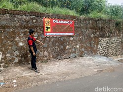 Pembuang Sampah Sembarangan di Sumedang Terungkap dari Paket Belanja Online