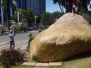 4 Fakta Watu Semar Ikon Alun-alun Bojonegoro dan Cerita Legendanya 4 Fakta Watu Semar Ikon Alun-alun Bojonegoro dan Cerita Legendanya