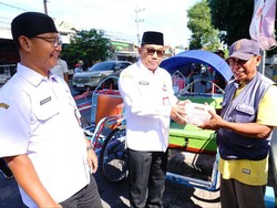 ASN Banyuwangi Gotong Royong Salurkan Ratusan Paket Daging Kurban