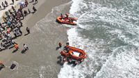 Basarnas Evakuasi Korban Tenggelam di Pantai Taipa Sultra