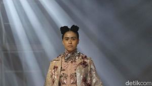 Foto Koleksi Biyan Spring/Summer 2025, Busana Terinspirasi Keindahan Bunga