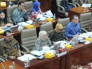 Parah! Indofarma Utang ke Pinjol Pakai Nama Karyawan