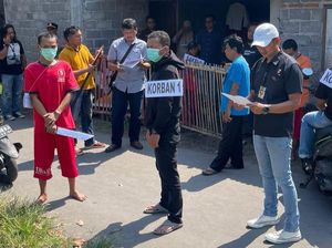 2 Manusia Silver Reka Ulang 19 Adegan Pembunuhan 2 Pengamen di Klaten 2 Manusia Silver Reka Ulang 19 Adegan Pembunuhan 2 Pengamen di Klaten