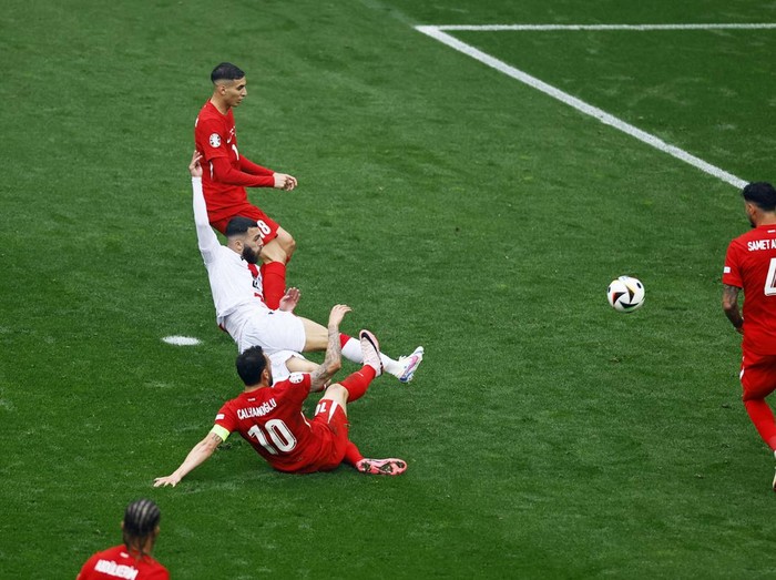 Soccer Football - Euro 2024 - Group F - Turkey v Georgia - Dortmund BVB Stadion, Dortmund, Germany - June 18, 2024 Turkey's Arda Guler celebrates scoring their second goal REUTERS/Wolfgang Rattay     TPX IMAGES OF THE DAY