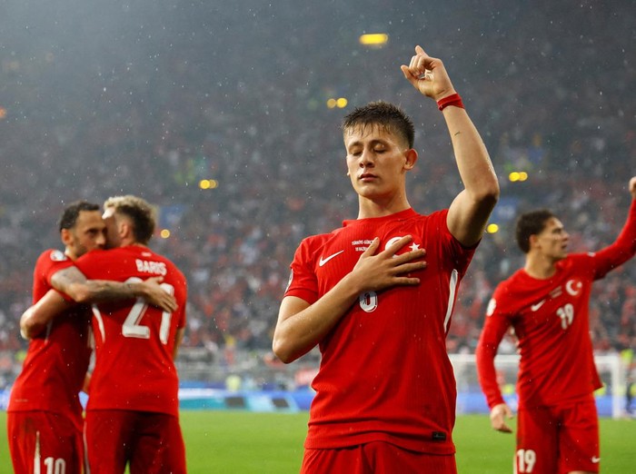 Soccer Football - Euro 2024 - Group F - Turkey v Georgia - Dortmund BVB Stadion, Dortmund, Germany - June 18, 2024 Turkey's Arda Guler celebrates scoring their second goal REUTERS/Wolfgang Rattay     TPX IMAGES OF THE DAY