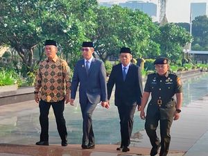 Heru Budi Ziarah ke TMP Kalibata Jelang HUT Jakarta Heru Budi Ziarah ke TMP Kalibata Jelang HUT Jakarta