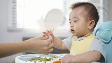 MPASI Sehat: Jangan Tambahkan Gula Berlebih Demi Kesehatan si Kecil.