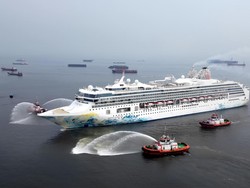 Pelindo Layani Kunjungan Perdana Kapal Resort World One di Tanjung Priok