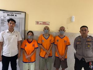 1 dari 3 Komplotan Curanmor Libatkan Ibu Rumah Tangga Berstatus Residivis 1 dari 3 Komplotan Curanmor Libatkan Ibu Rumah Tangga Berstatus Residivis