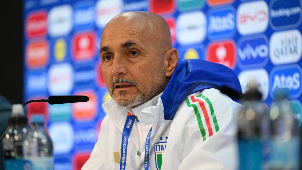 Luciano Spalletti kabarnya didekati Al Nassr usai dipecat Timnas Italia. (Foto: Getty Images for FIGC/Claudio Villa)