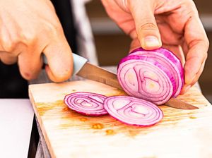 Disebut Penyebab Bau Badan, Ini 5 Manfaat Konsumsi Bawang Mentah Disebut Penyebab Bau Badan, Ini 5 Manfaat Konsumsi Bawang Mentah