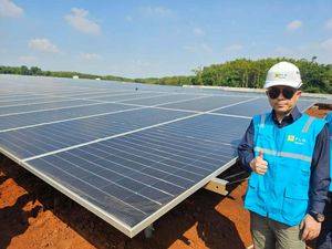 Melihat PLTS 100 Megawatt di Purwakarta
