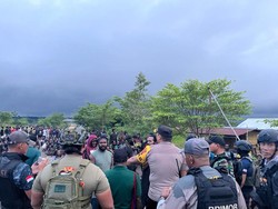 2 Kelompok Warga di Nduga Saling Serang Pakai Panah, Polisi Bubarkan