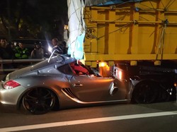 5 Fakta Porsche Maut Remuk di Tol Dalkot Gara-gara Seruduk Truk 5 Fakta Porsche Maut Remuk di Tol Dalkot Gara-gara Seruduk Truk