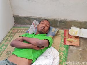 Pria Misterius Ngaku Raja Langit Terkulai Lemas di Wonosari, Ini Ciri-cirinya Pria Misterius Ngaku Raja Langit Terkulai Lemas di Wonosari, Ini Ciri-cirinya