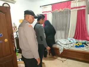 Rumah Eks Kadis PUPR Magetan Dirampok, Penghuni Rumah Disekap-Diikat Rumah Eks Kadis PUPR Magetan Dirampok, Penghuni Rumah Disekap-Diikat