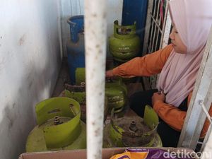 Warga Magetan Kesulitan Dapat Elpiji 3 Kg, Harganya Capai Rp 25 Ribu Warga Magetan Kesulitan Dapat Elpiji 3 Kg, Harganya Capai Rp 25 Ribu