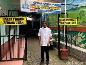 Kisah Tatang, Pria Tunanetra yang Dirikan SLB di Bandung Kisah Tatang, Pria Tunanetra yang Dirikan SLB di Bandung
