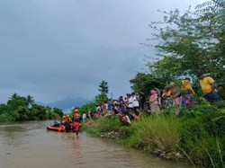Kakek dan Cucu Hilang Terseret Arus Saat Seberangi Sungai Papayato Pohuwato