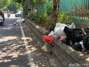Satpol PP Kota Jogja Kewalahan Pelototi Titik Pembuangan Sampah Liar