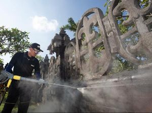 Aksi Bersih-bersih Monumen Bajra Sandhi di Bali Aksi Bersih-bersih Monumen Bajra Sandhi di Bali