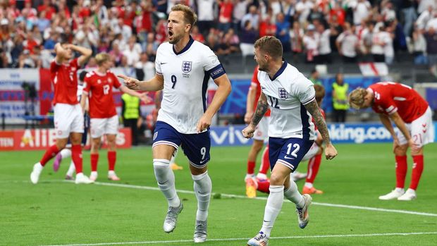 Soccer Football - Euro 2024 - Group C - Denmark v England - Frankfurt Arena, Frankfurt, Germany - June 20, 2024 England's Harry Kane celebrates scoring their first goal with Kieran Trippier REUTERS/Lee Smith