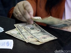 Tekuk Rupiah, Dolar AS Nyaris Rp 16.300!