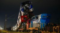 Dua Kereta Adu Banteng di Chile