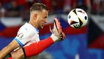Momen Duel Udara Paling Kocak di Euro 2024