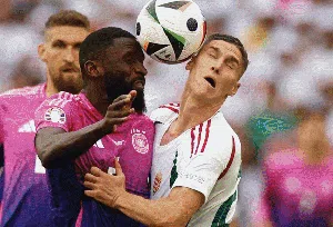 Momen Duel Udara Paling Kocak di Euro 2024