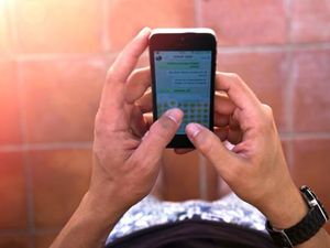 Kenapa Kita Lebih Suka Chat Daripada Angkat Telpon? Kenapa Kita Lebih Suka Chat Daripada Angkat Telpon?
