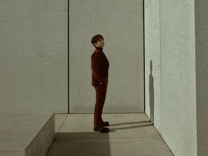 K.Will Lanjutkan Cerita MV Legendaris Please Dont 12 Tahun Lalu