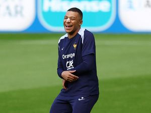 Penampilan Terkini Mbappe Seusai Hidungnya Patah