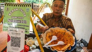 Mencicipi Ragam Jajanan Khas Betawi di Setu Babakan