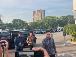 Rupiah Melemah, Jokowi Panggil Menkeu, Ketua OJK, hingga Gubernur BI