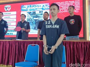 Terekam CCTV Tuntun Motor, Dalih Maling di Semarang Ini Bikin Geleng Kepala Terekam CCTV Tuntun Motor, Dalih Maling di Semarang Ini Bikin Geleng Kepala