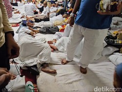 Kondisi Miris Difabel Tidur di Antara Selasar Kasur di Mina