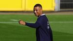 Potret Mbappe Kembali Latihan Usai Mengalami Patah Hidung