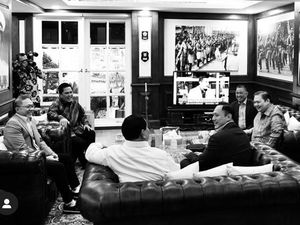 AHY Duduk Satu Sofa dengan Prabowo Saat Pertemuan Ketum KIM, Ini Kata PD